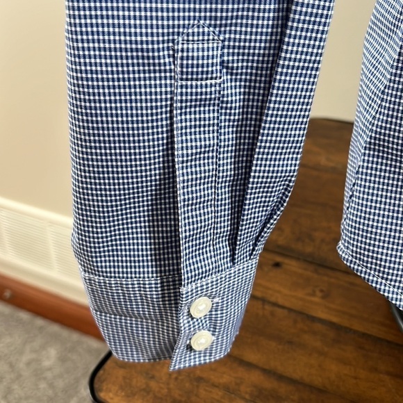 Van Heusen Women’s S/P Long Sleeve Slim Fit Button Front Shirt - Picture 4 of 12